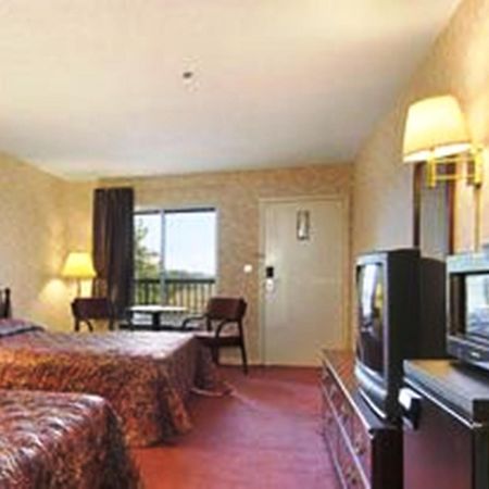 ซูเปอร์ 8 บาย วินด์แฮม ดีเคเตอร์ ไพรซ์วิลล์ Hotel เดคาทัวร์ ภายนอก รูปภาพ