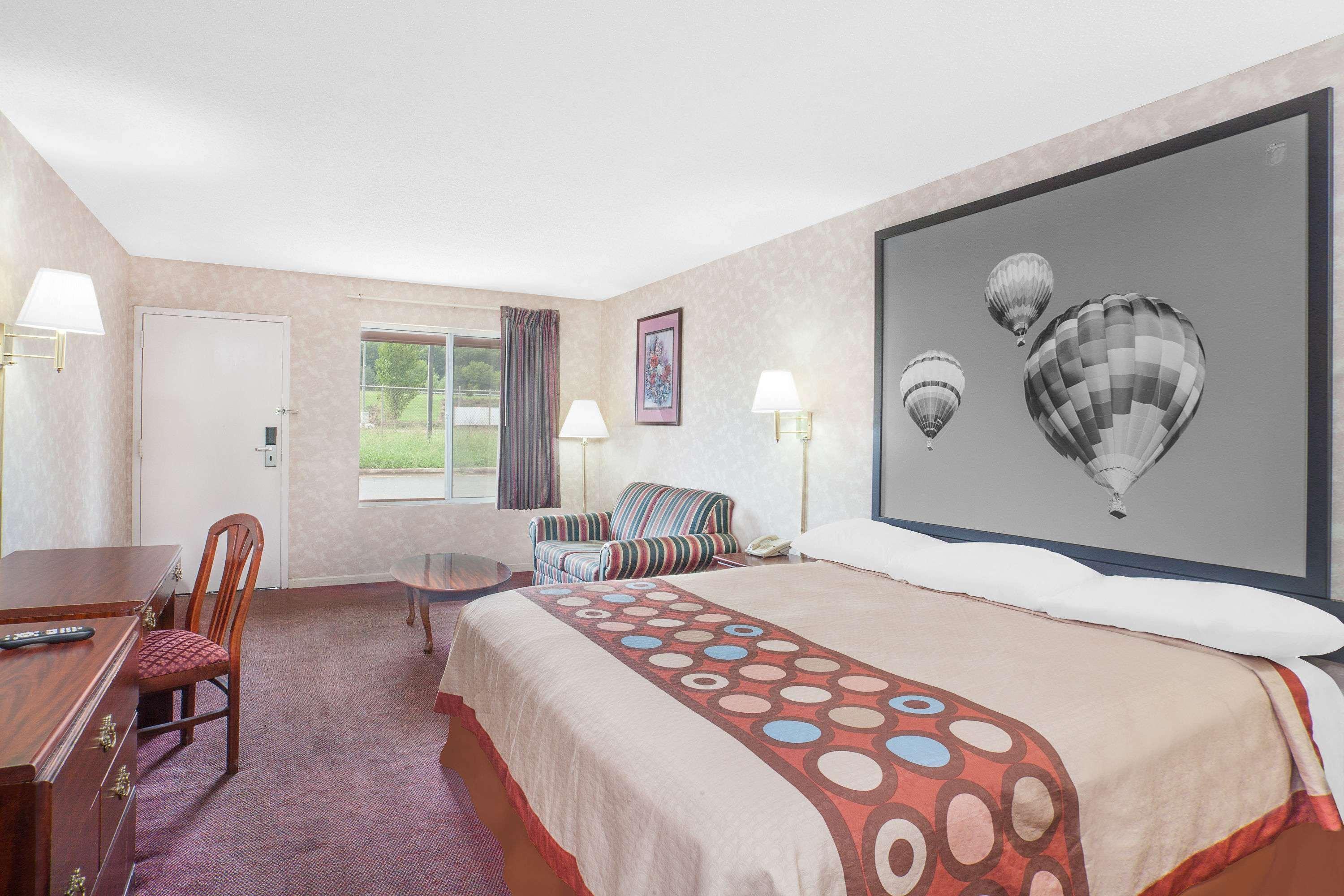 ซูเปอร์ 8 บาย วินด์แฮม ดีเคเตอร์ ไพรซ์วิลล์ Hotel เดคาทัวร์ ภายนอก รูปภาพ
