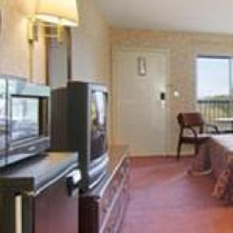 ซูเปอร์ 8 บาย วินด์แฮม ดีเคเตอร์ ไพรซ์วิลล์ Hotel เดคาทัวร์ ภายนอก รูปภาพ