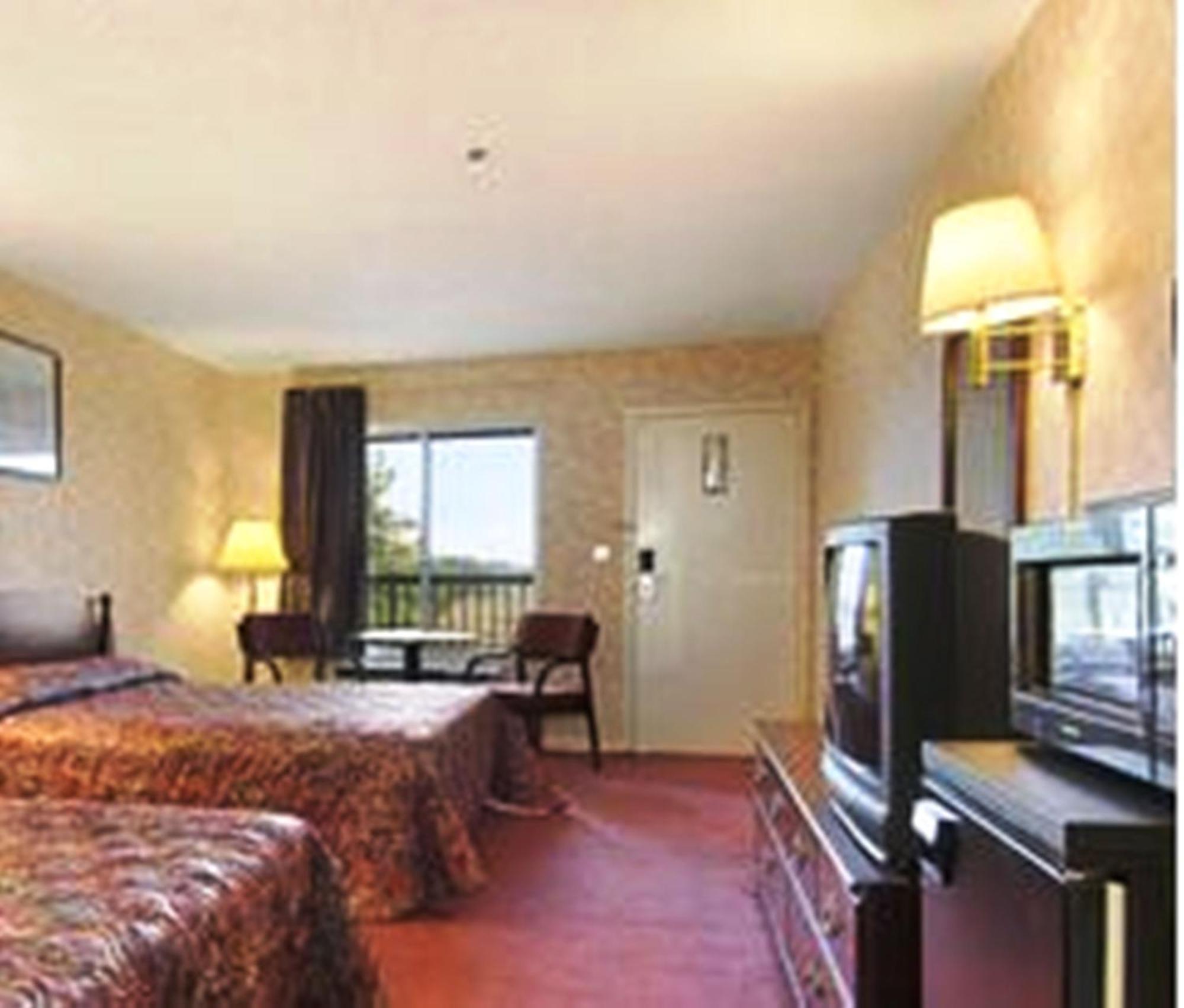ซูเปอร์ 8 บาย วินด์แฮม ดีเคเตอร์ ไพรซ์วิลล์ Hotel เดคาทัวร์ ภายนอก รูปภาพ